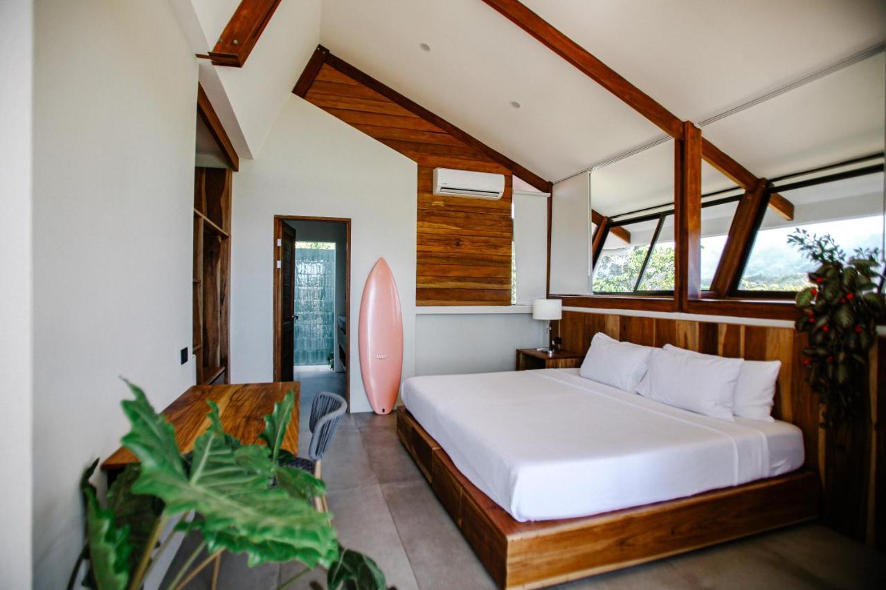 Surf Synergy All-Inclusive Surf Retreat ハコ エクステリア 写真