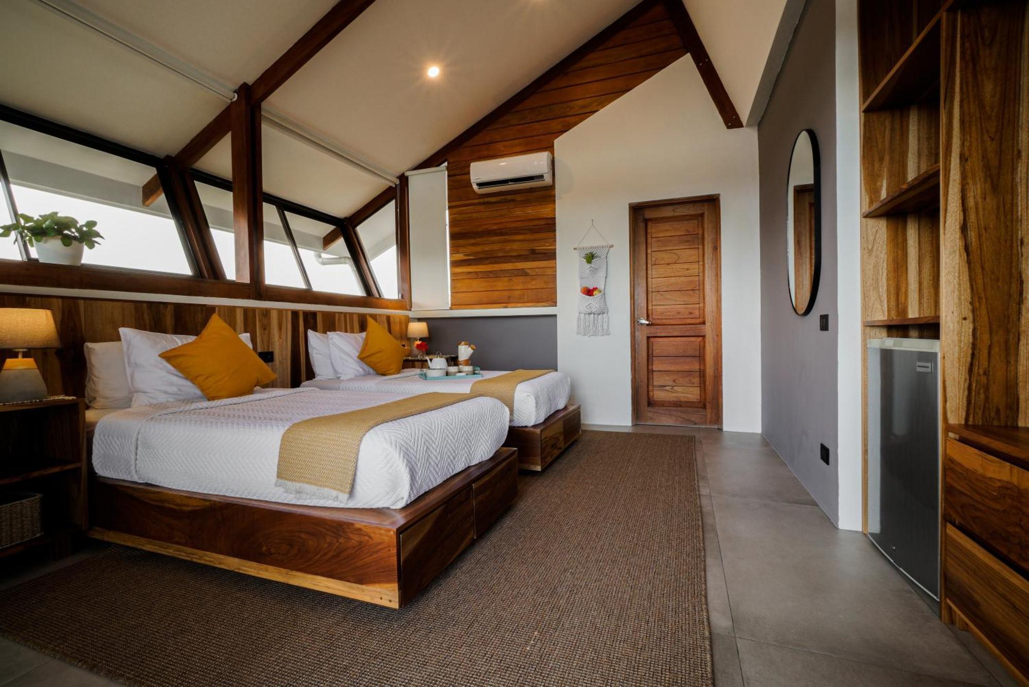 Surf Synergy All-Inclusive Surf Retreat ハコ エクステリア 写真