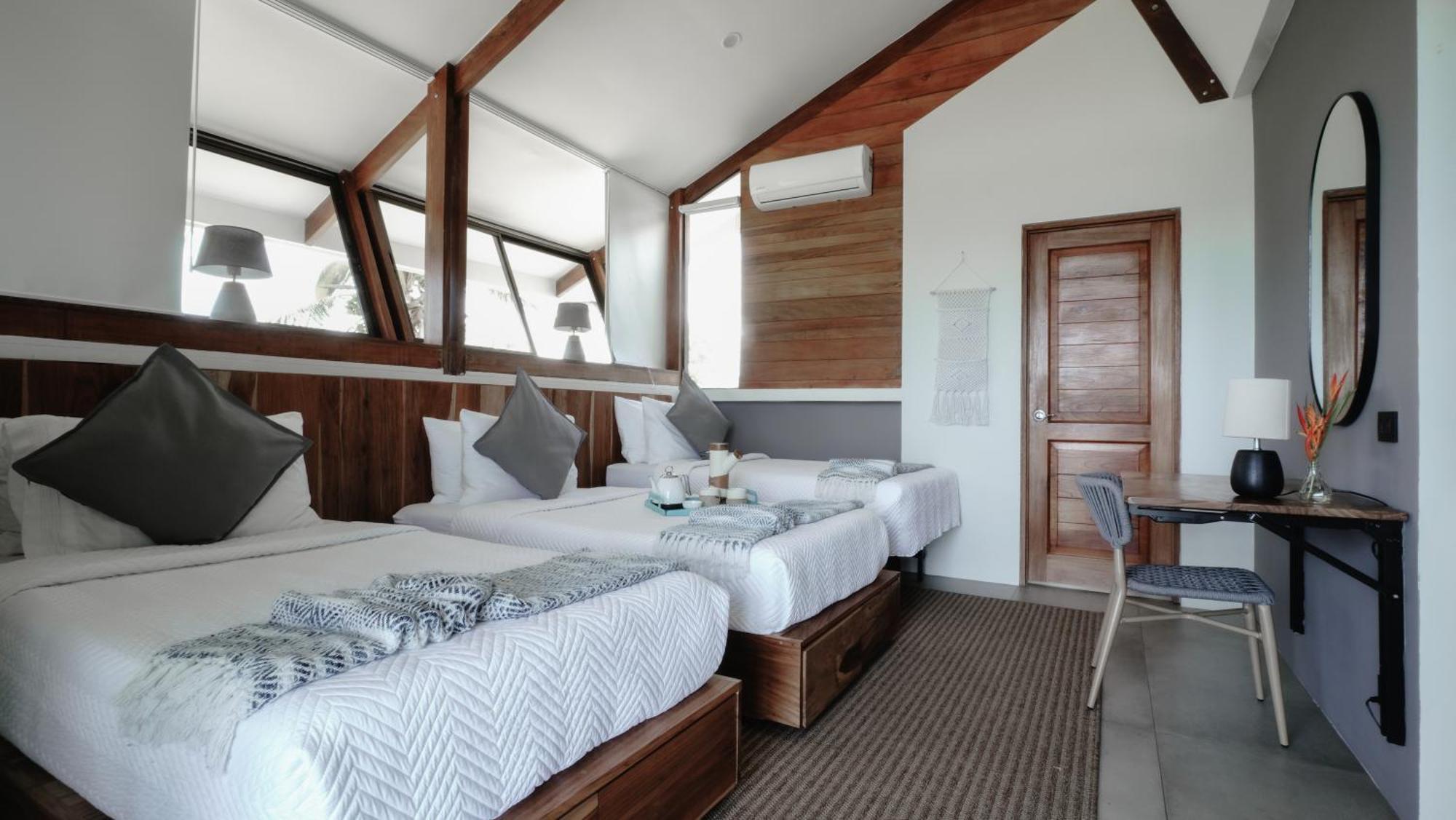 Surf Synergy All-Inclusive Surf Retreat ハコ エクステリア 写真