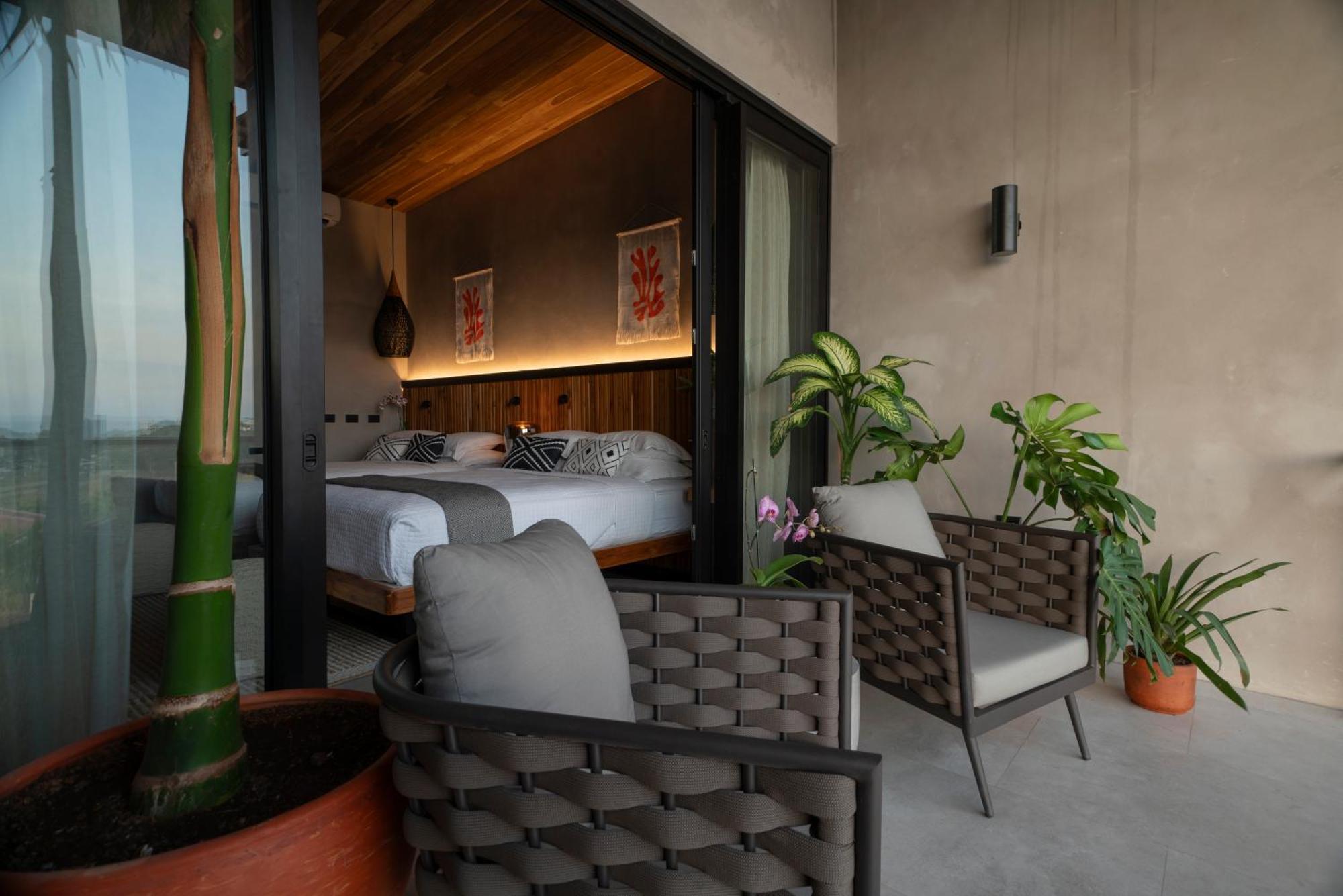 Surf Synergy All-Inclusive Surf Retreat ハコ エクステリア 写真