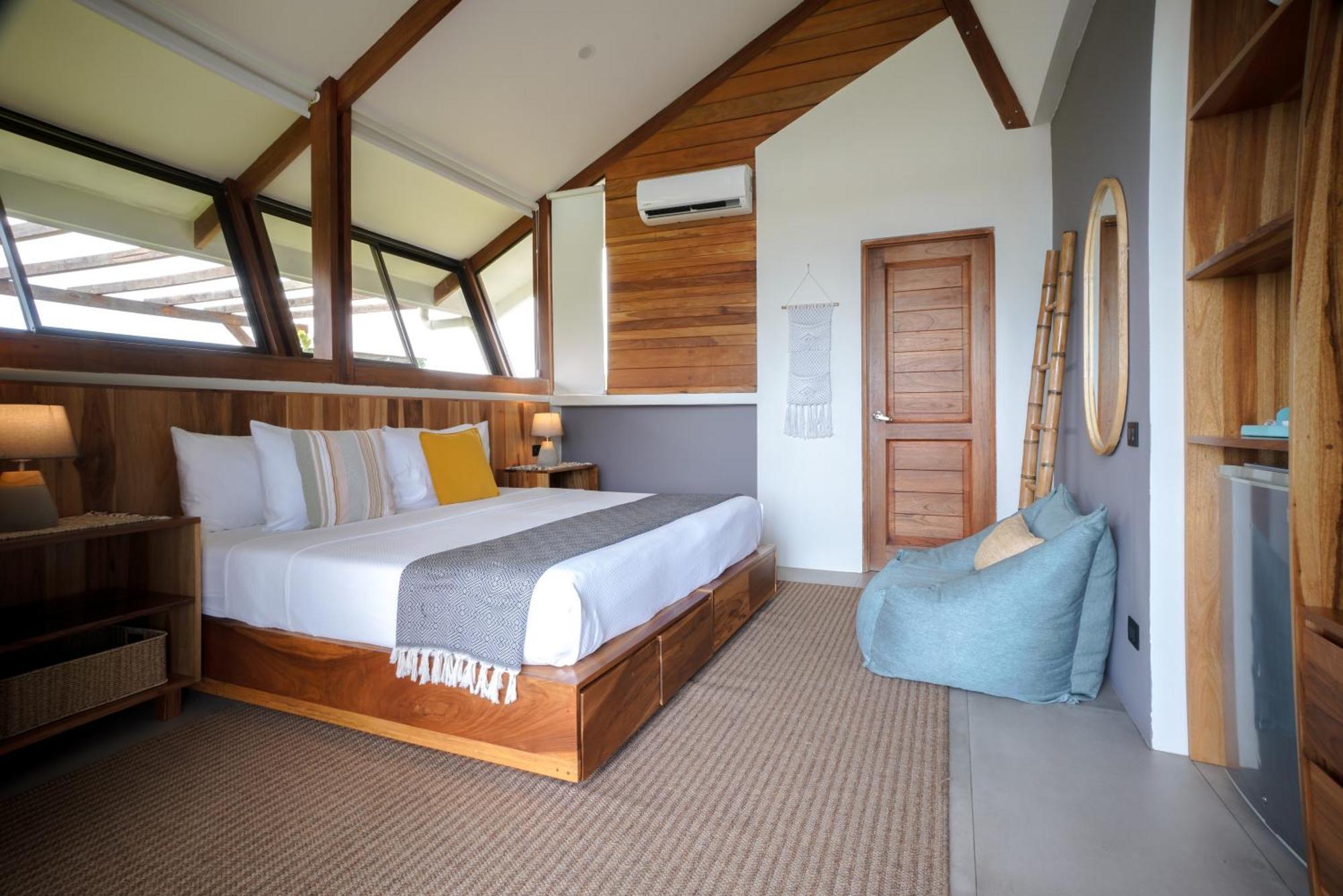 Surf Synergy All-Inclusive Surf Retreat ハコ エクステリア 写真